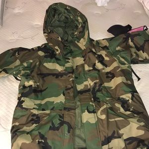Military rain/wind jacket
